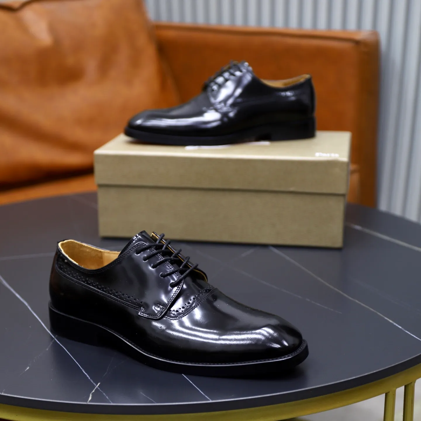 Ex-factory price: 620💰Christia*.Loubouti*🆑High-end men’s business formal leather shoes | Classic red sole shoes | Original imported first-layer cowhide | Water-dyed cowhide lining | Italian imported red rubber outsole | High-end luxury | Perfect interpretation of fashion, sunshine, style, suitable for various occasions Size: 39-44 (38.45 custom-made)